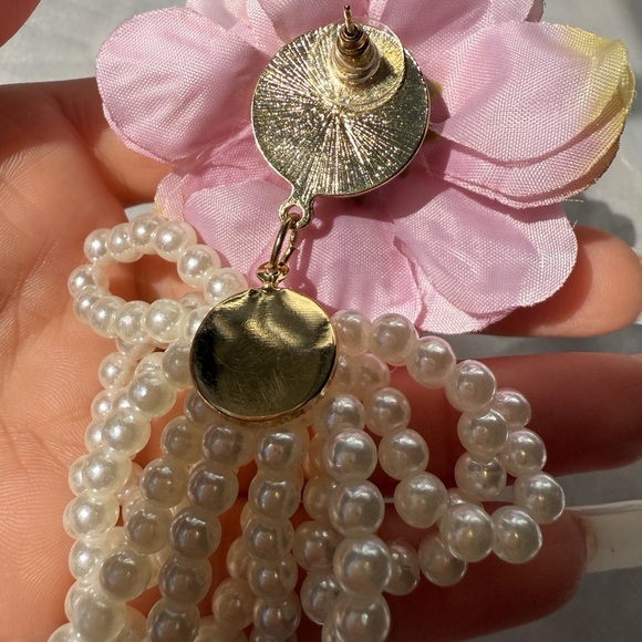 Anthropologe unique bestseller Pink Floral Earrings with Pearl Cascades - Picture 9 of 13